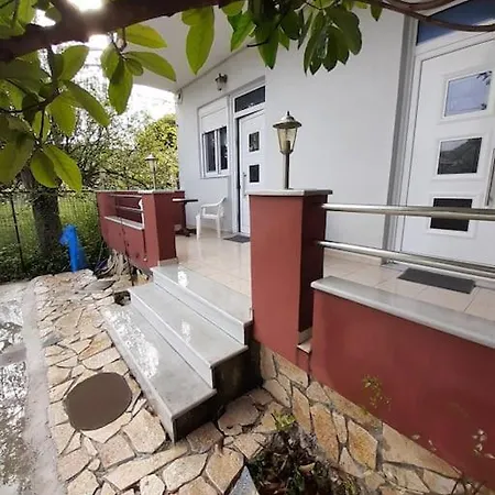 Tranquil New In Inland Lefkada Appartement